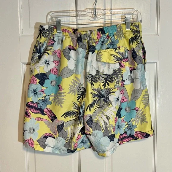 Tommy Bahama | Men’s Bathing Suit, Size L - EUC - Picture 2 of 4